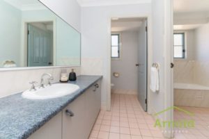 bathroom real estate warabrook